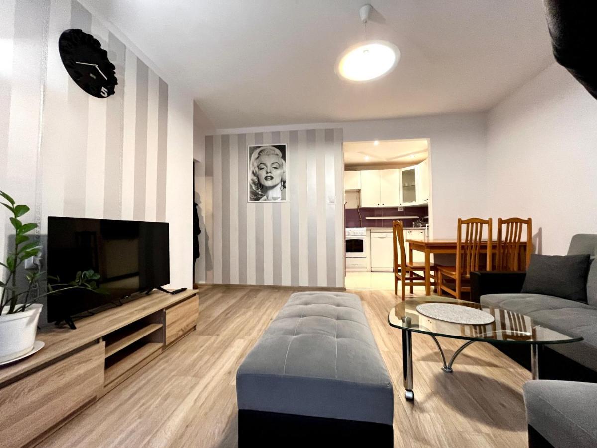 Charmig Apartment Krasków Eksteriør bilde